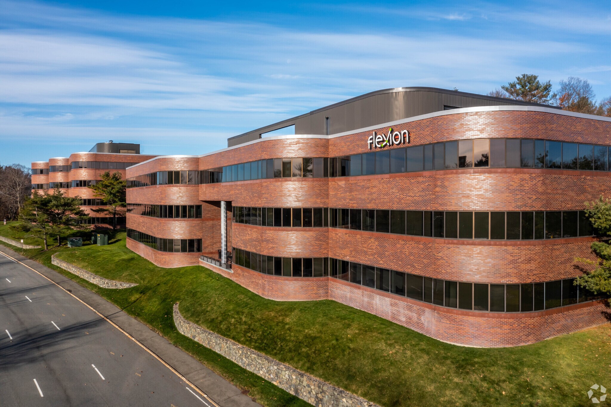 10 Burlington Mall Rd Burlington, MA 01803 Office Property for Lease