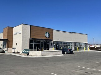 Traverse City, MI Retail - 1712 S Garfield Ave