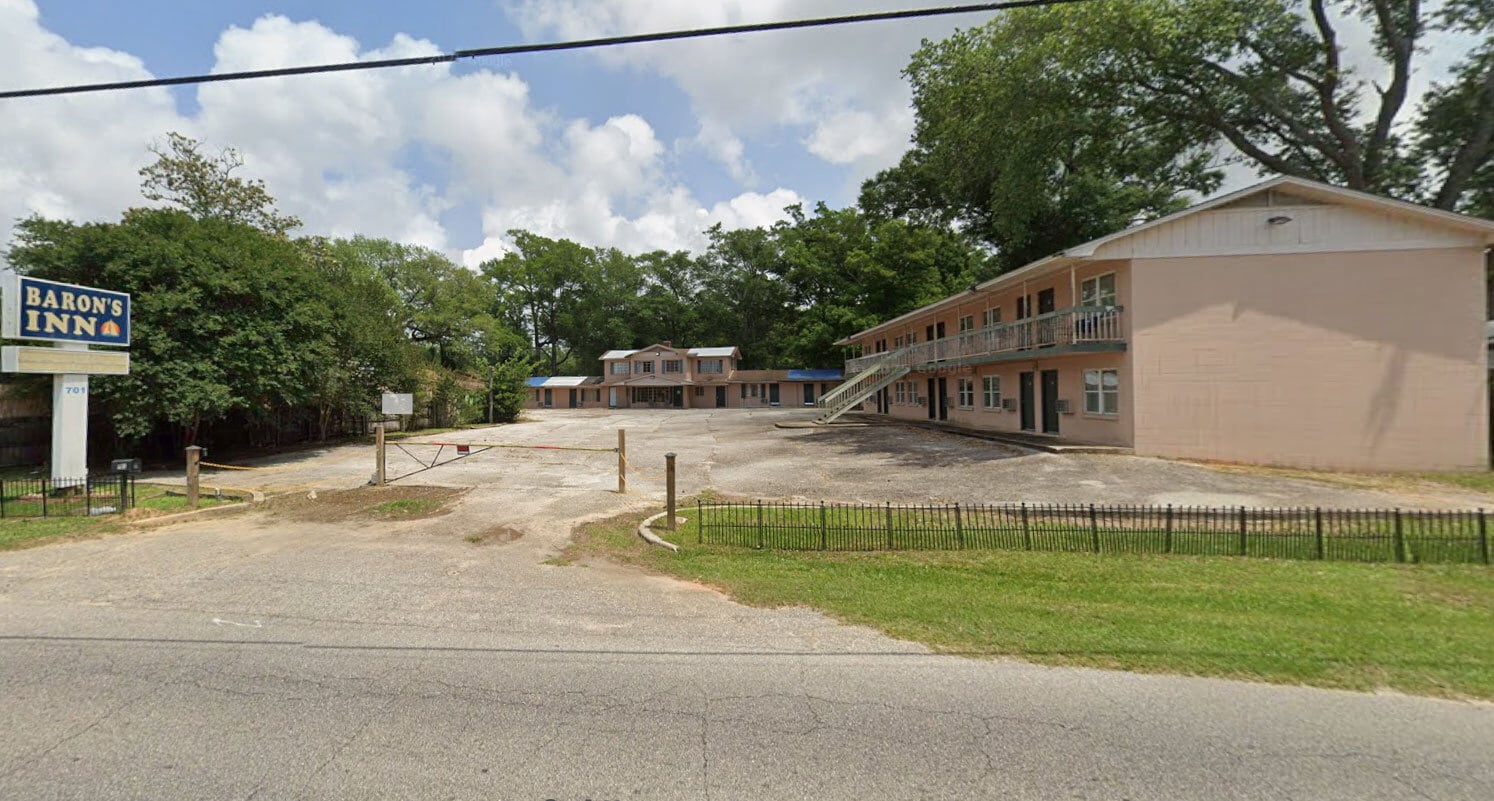 701 S Mobile St, Fairhope, AL for Sale