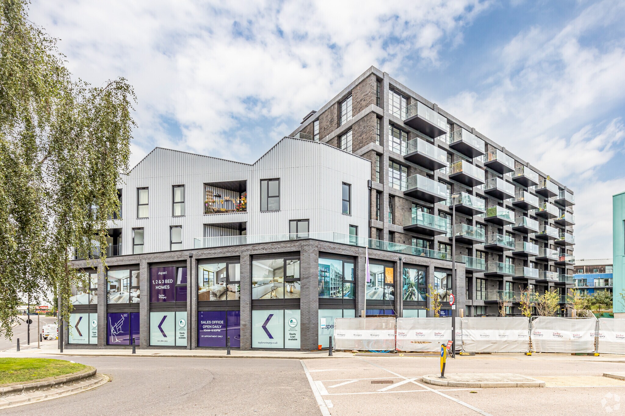 411-415 Wick Ln, London, LND for Rent