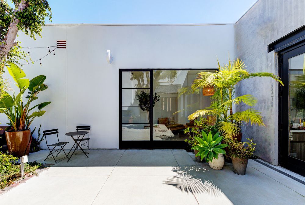 8270-8272 Melrose Ave, Los Angeles, CA for Rent