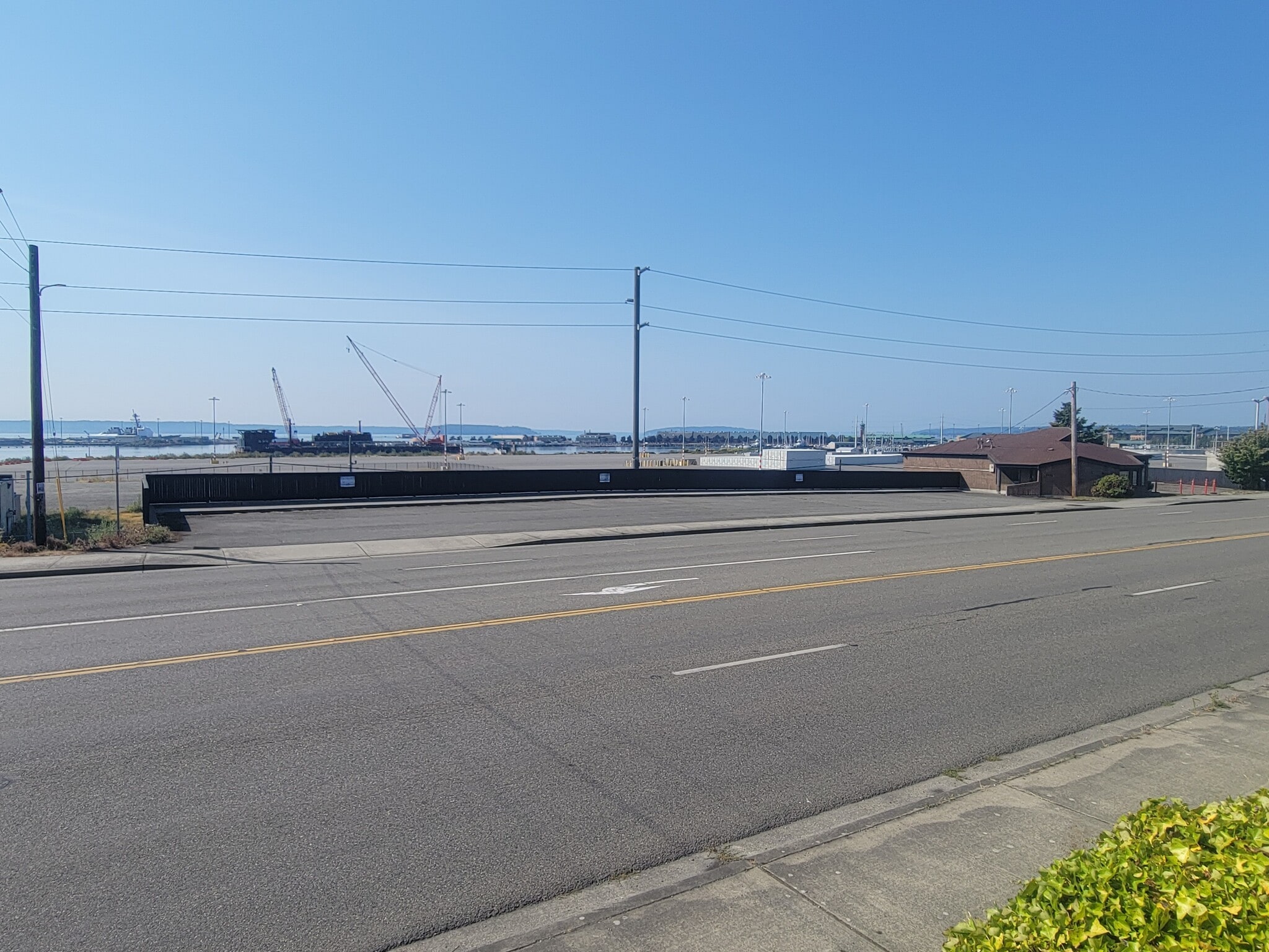 2516 W Marine View Dr, Everett, WA for Rent