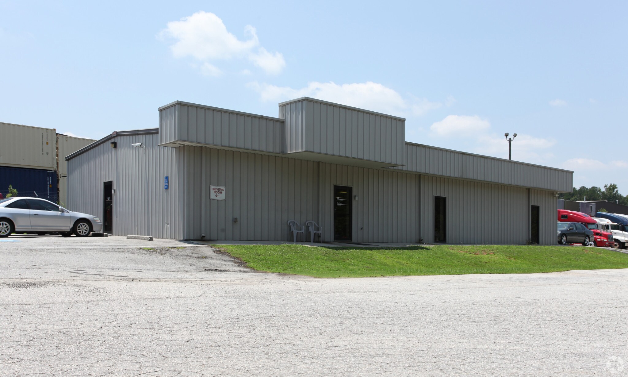 675 Red Oak Rd Stockbridge, GA 30281 Flex Property for Lease on