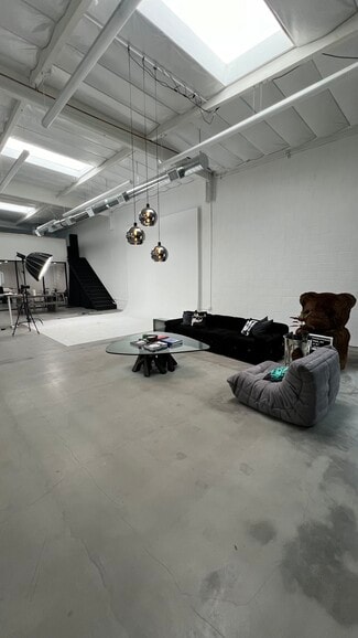 Los Angeles, CA Retail - 683 Imperial St