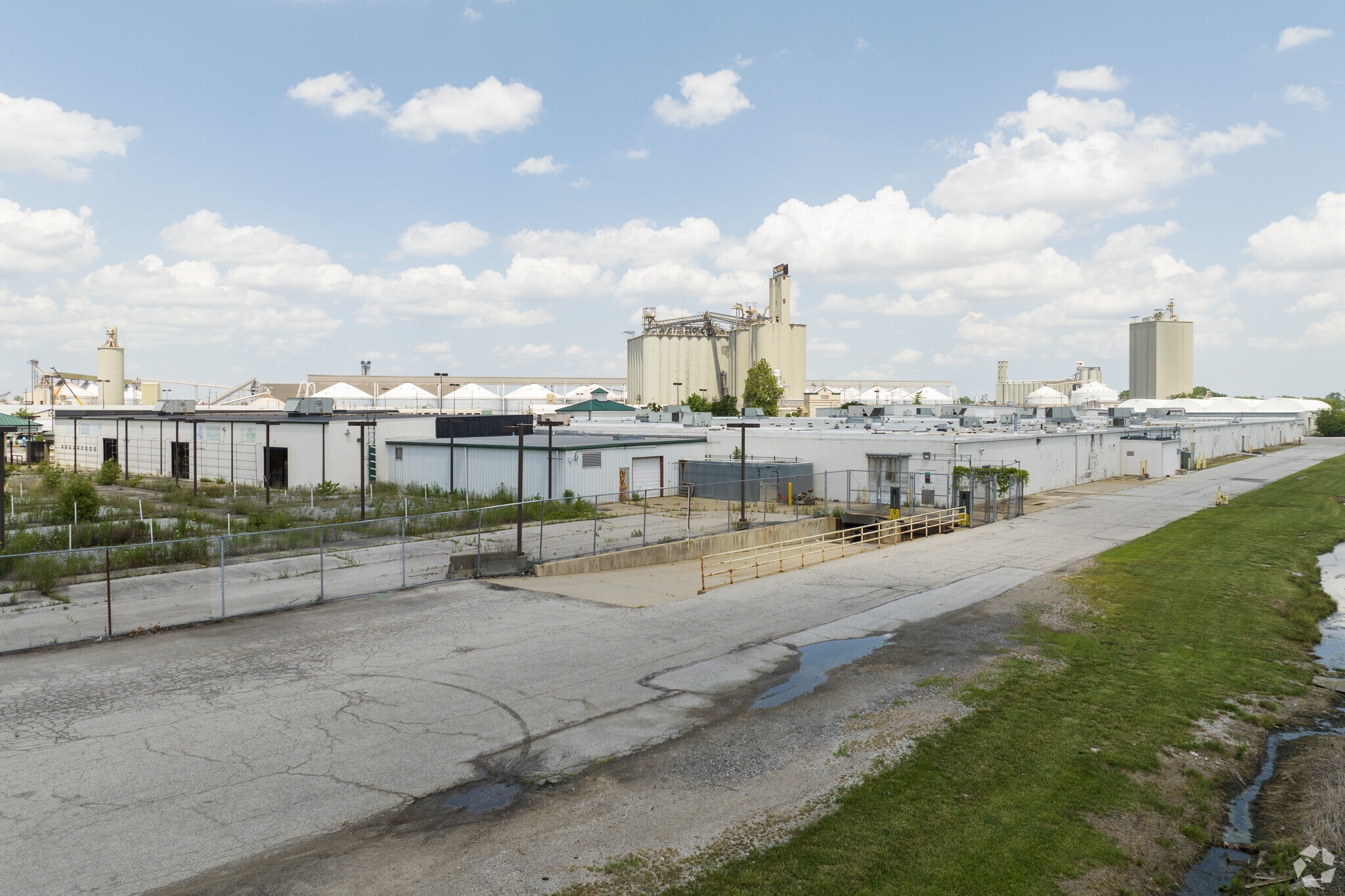 530 Illinois Ave, Maumee, OH for Sale