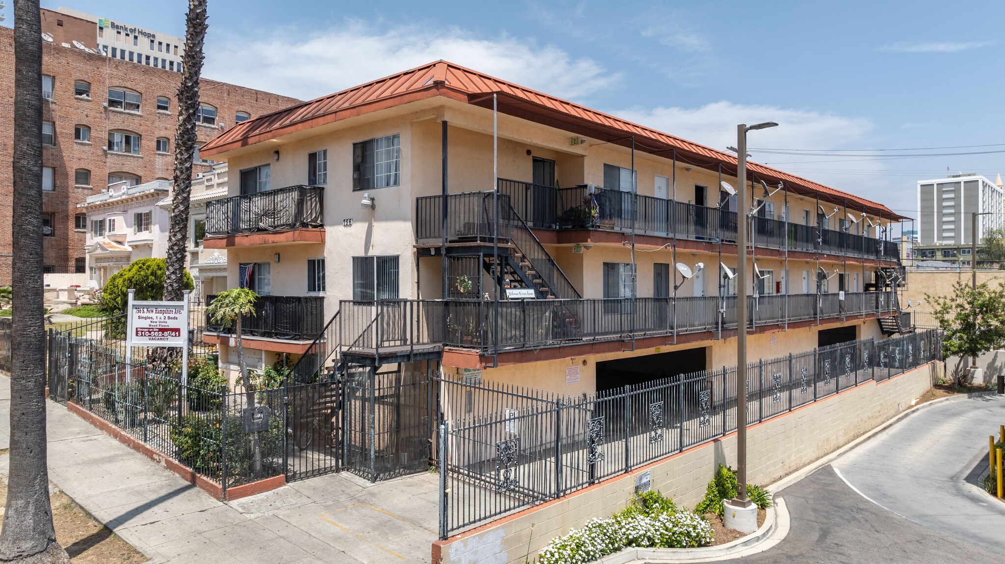 756 S New Hampshire Ave Los Angeles, CA 90005 - Multi-Family 