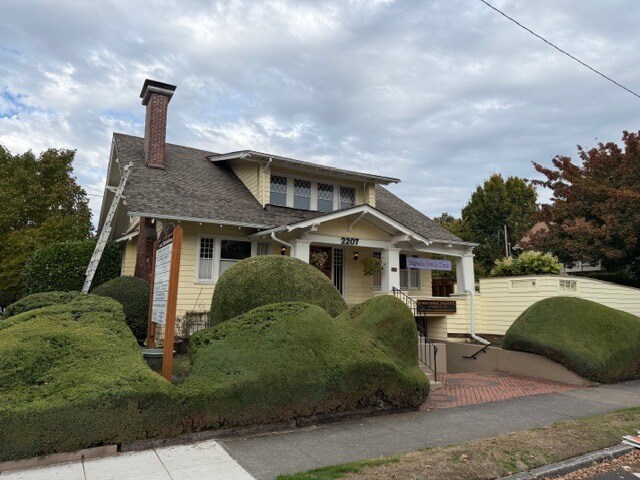 2207 NE Broadway St, Portland, OR for Rent