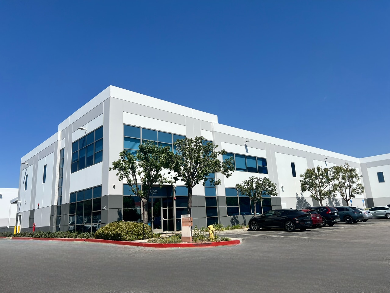 7525 N Lockheed Dr, Burbank, CA for Rent