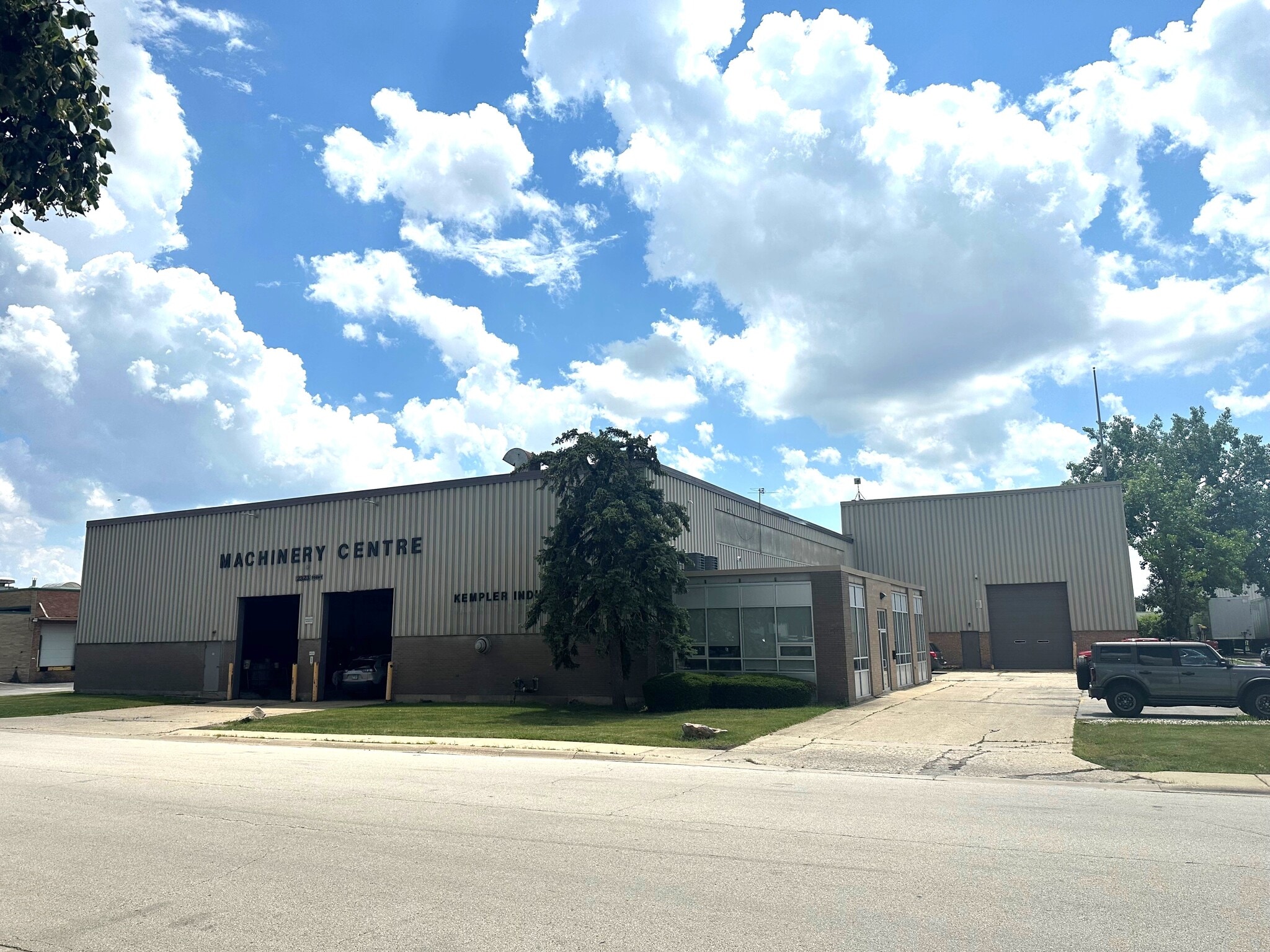 2323 Touhy Ave, Elk Grove Village, IL for Rent