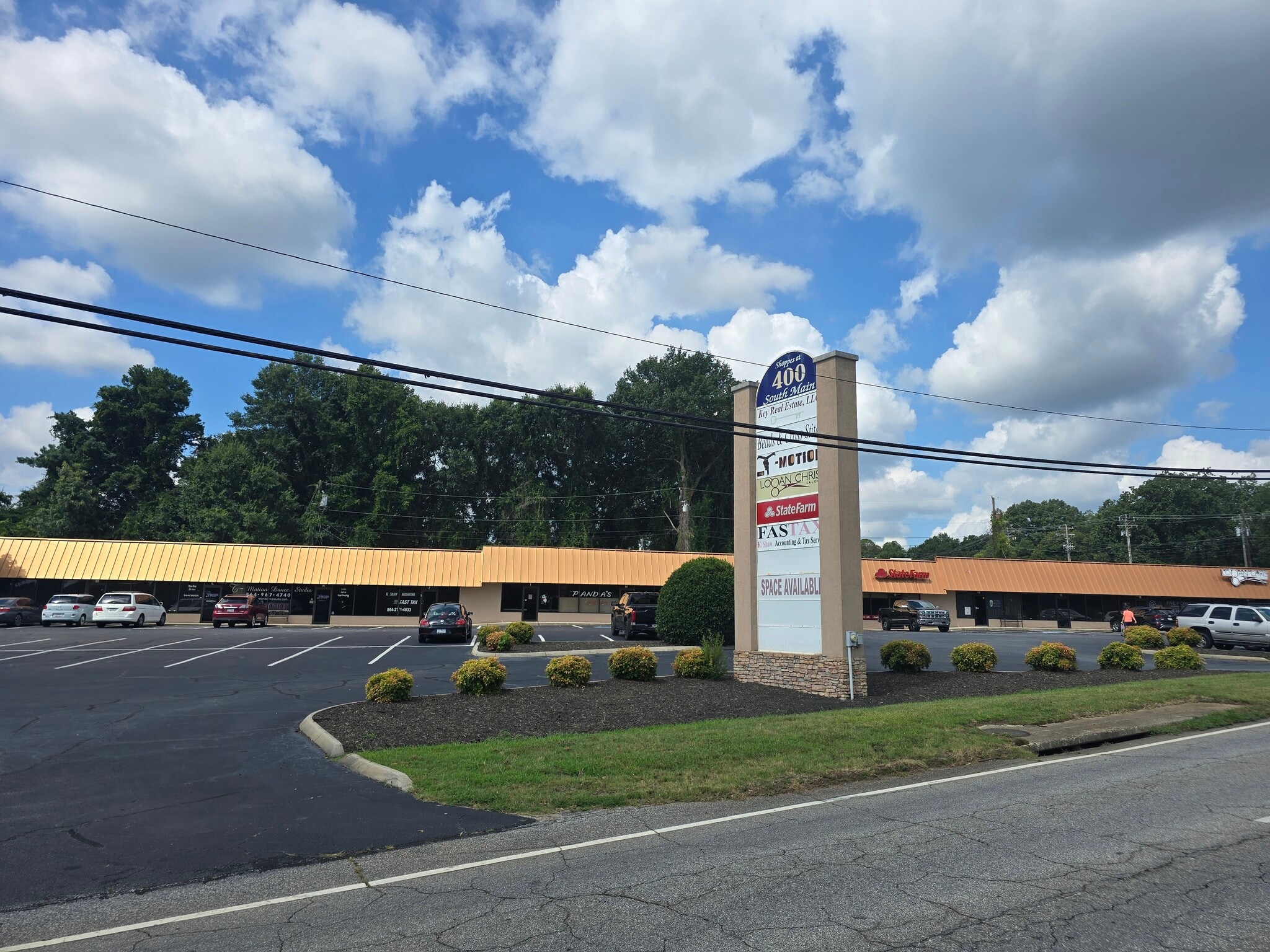 400 S Main St, Mauldin, SC for Rent