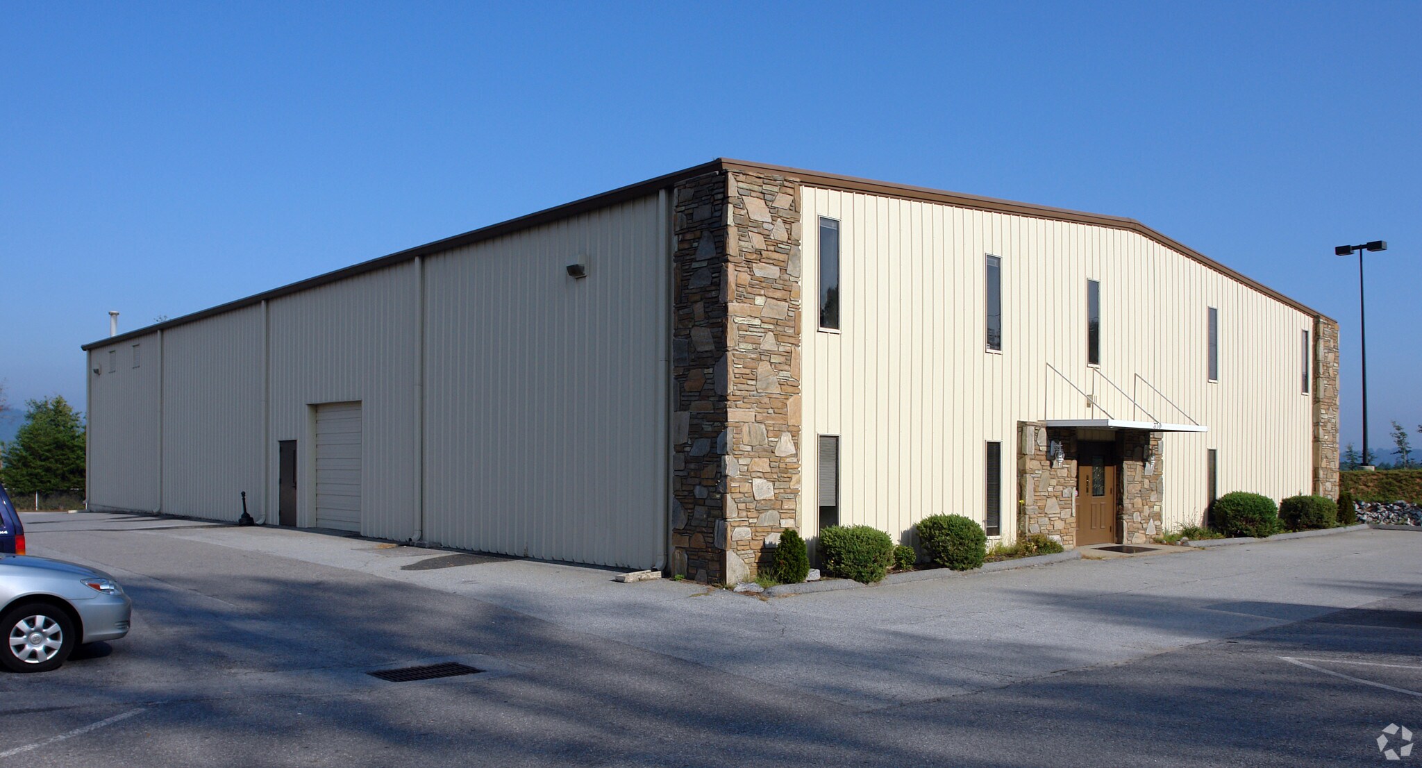370 Airport Rd Arden, NC 28704 Flex Property for Lease on