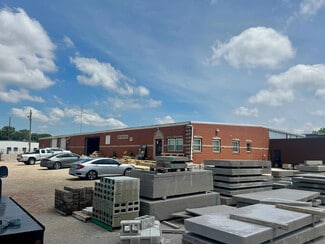 Bettendorf, IA Industrial - 205 35th St