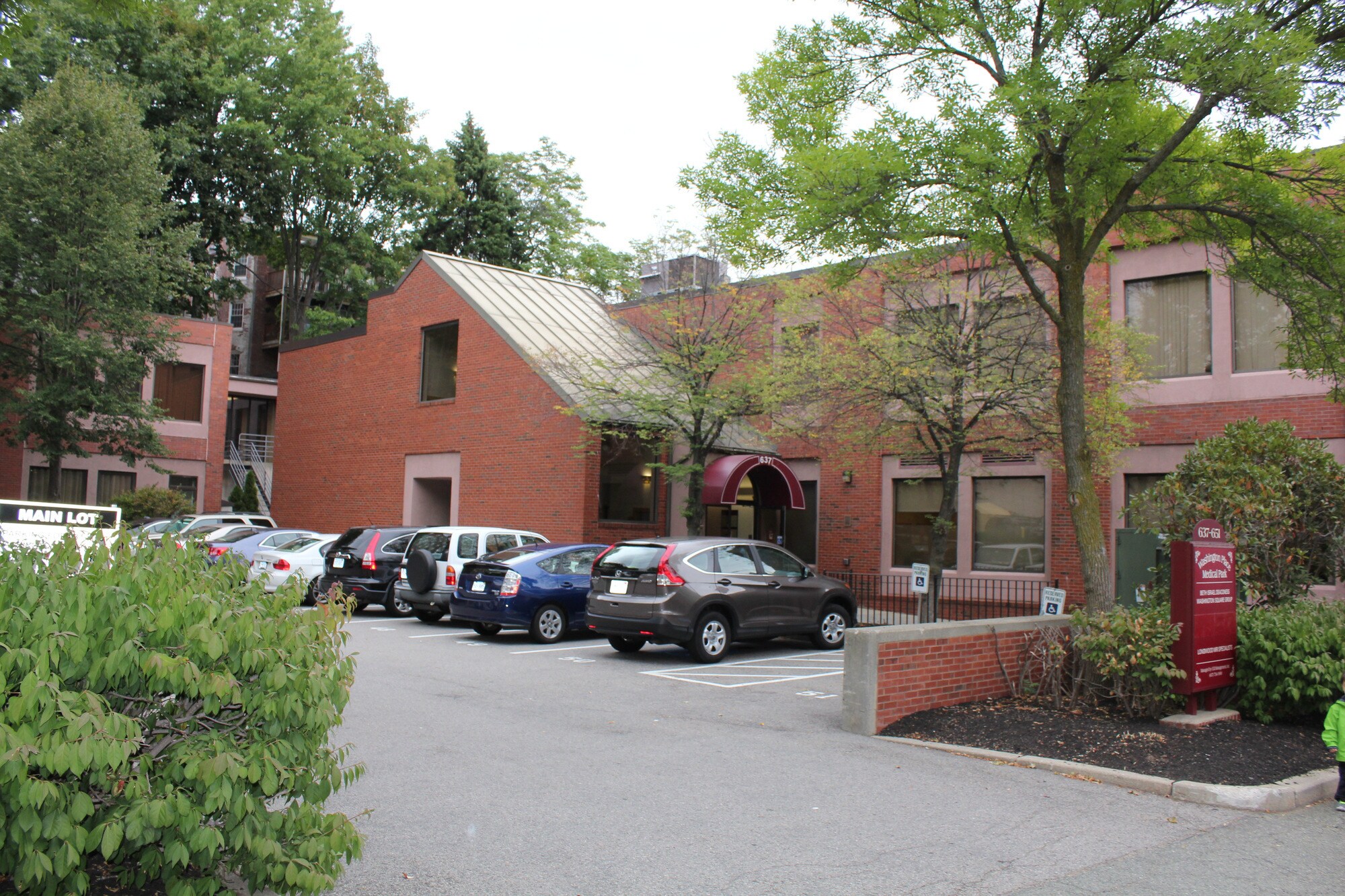637-651 Washington St, Brookline, MA for Rent