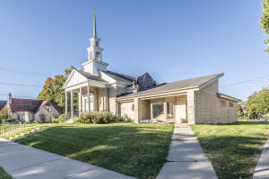 Waukesha, WI Churches - 600 Maple Ave