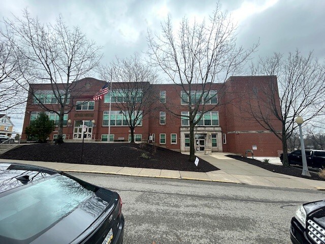 3809 Dalewood St, Brentwood, PA for Sale