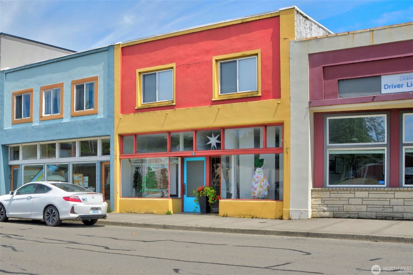 112 1st Ave S, Ilwaco, WA for Sale