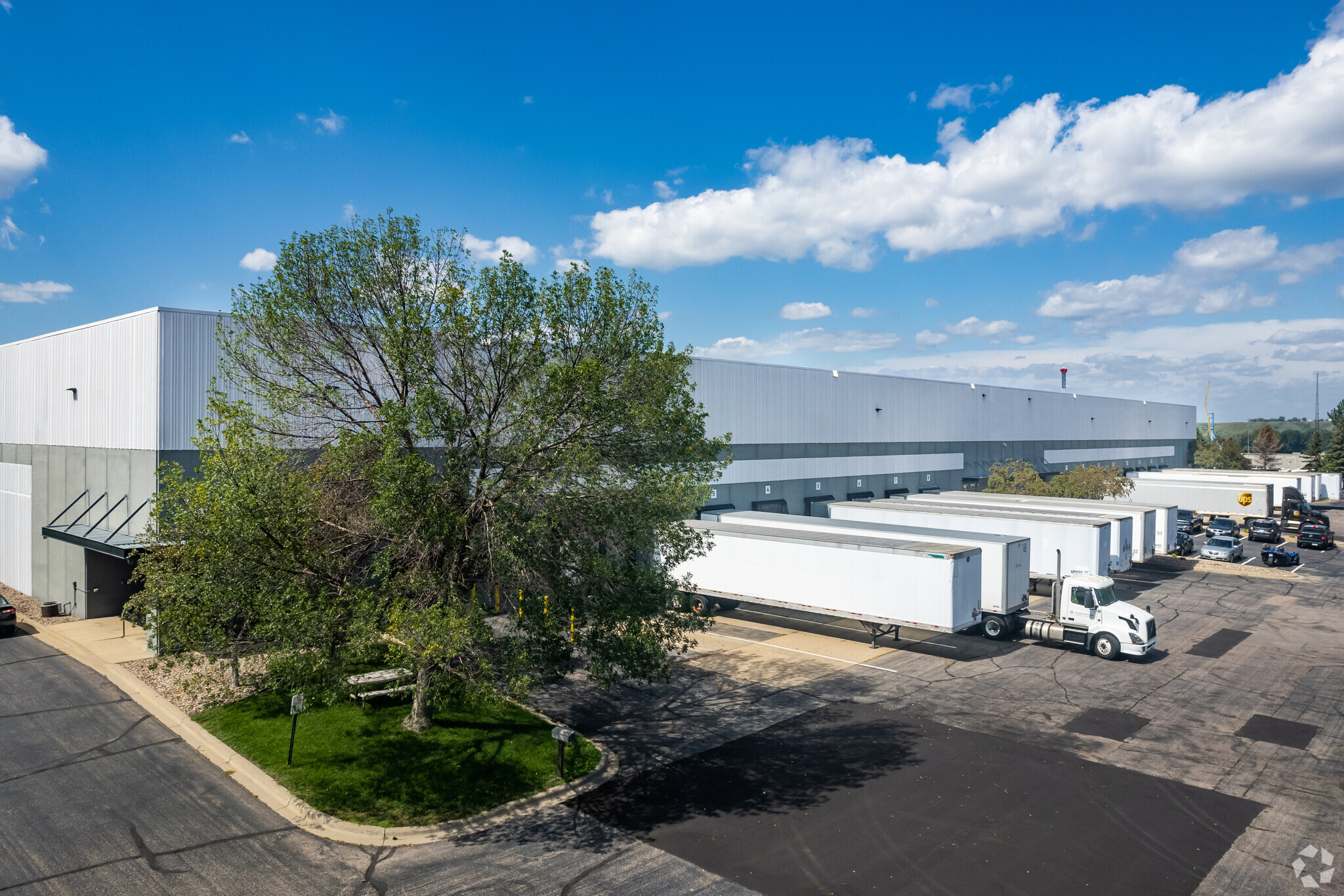804 Valley Park Dr, Shakopee, MN for Rent