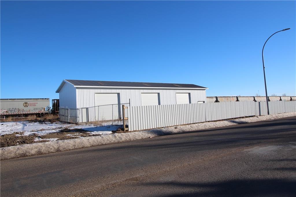 670 10th Ave, Carstairs, AB for Sale