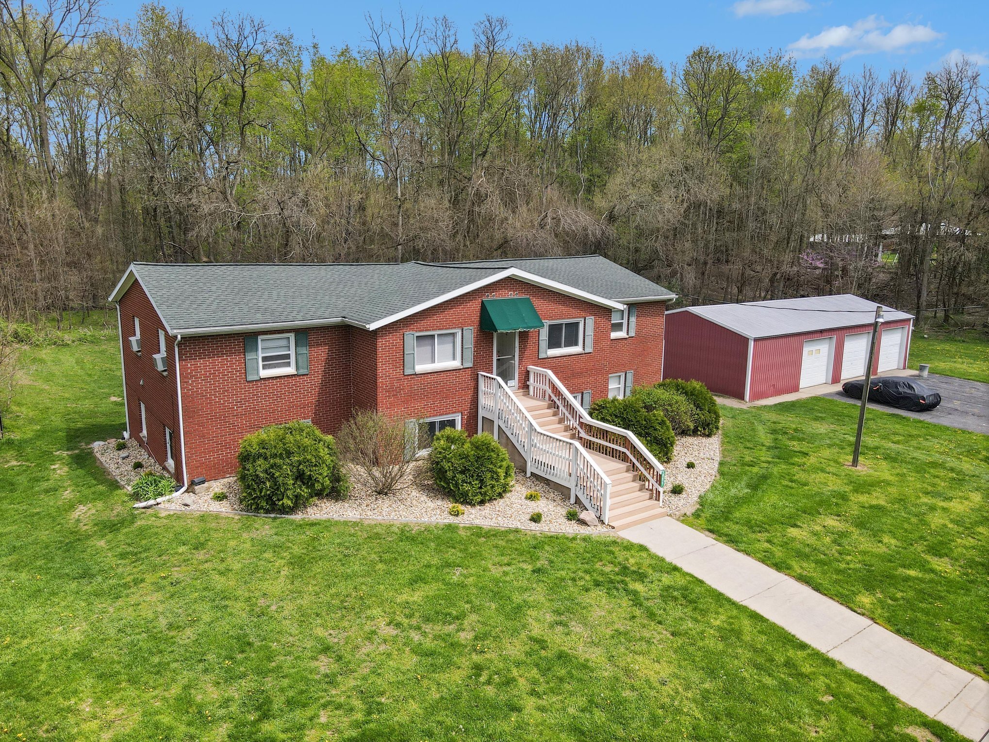 10477 Sprinkle Rd, Vicksburg, MI for Sale