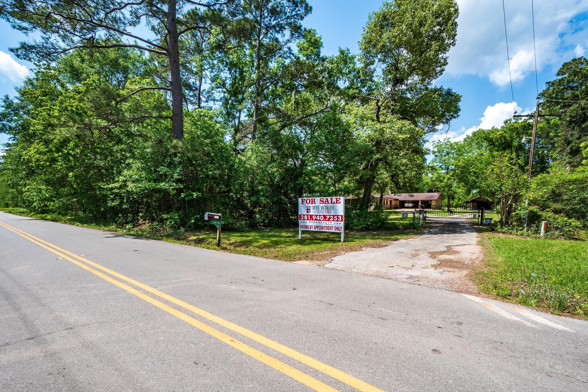 2870 Fostoria Tram Rd, Cleveland, TX for Sale