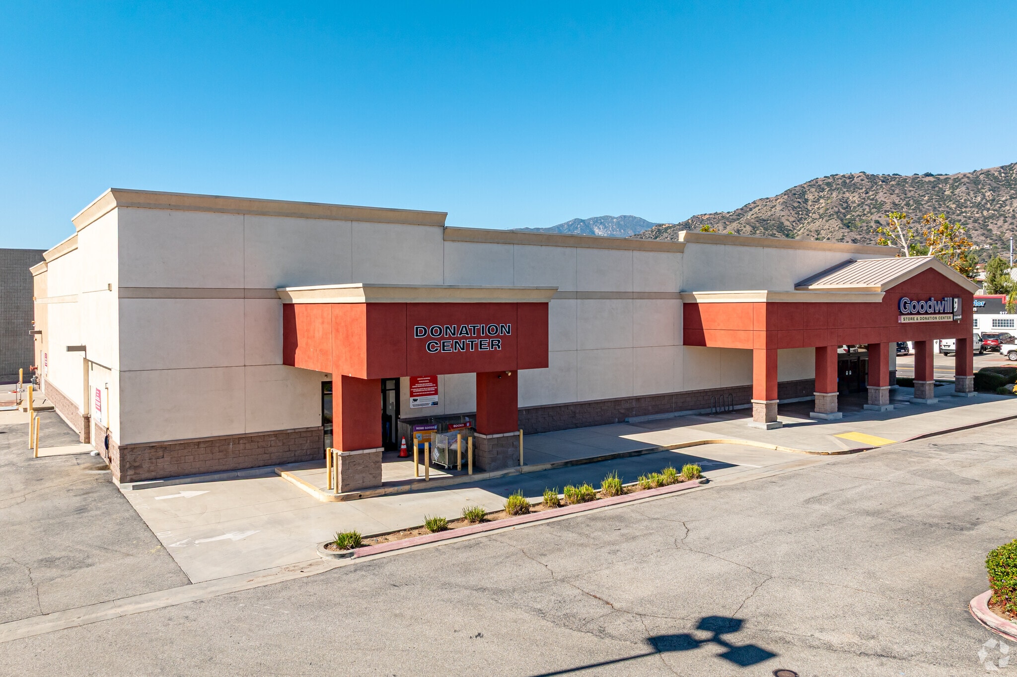 526 W Foothill Blvd, Glendora, CA for Sale