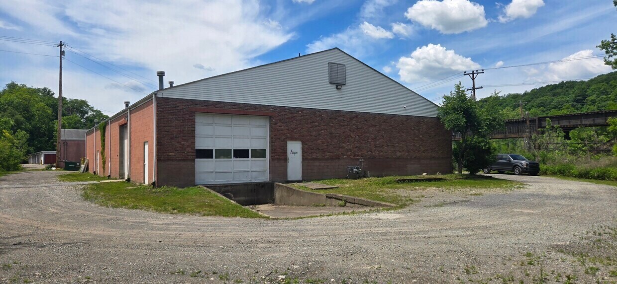 451 Millers Run Rd, Morgan, PA for Rent