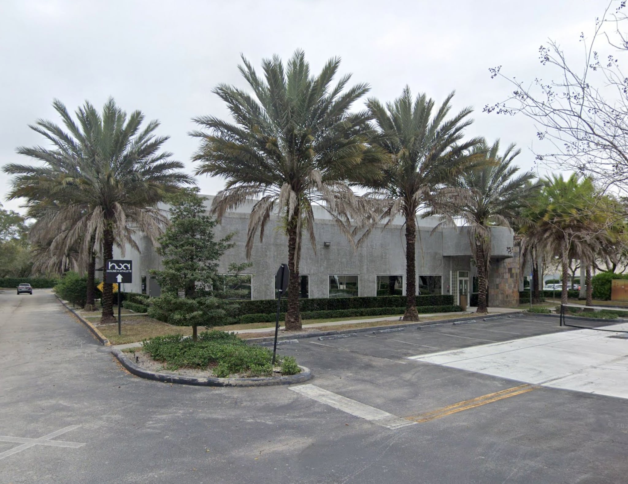 1495 N Park Dr, Weston, FL for Sale