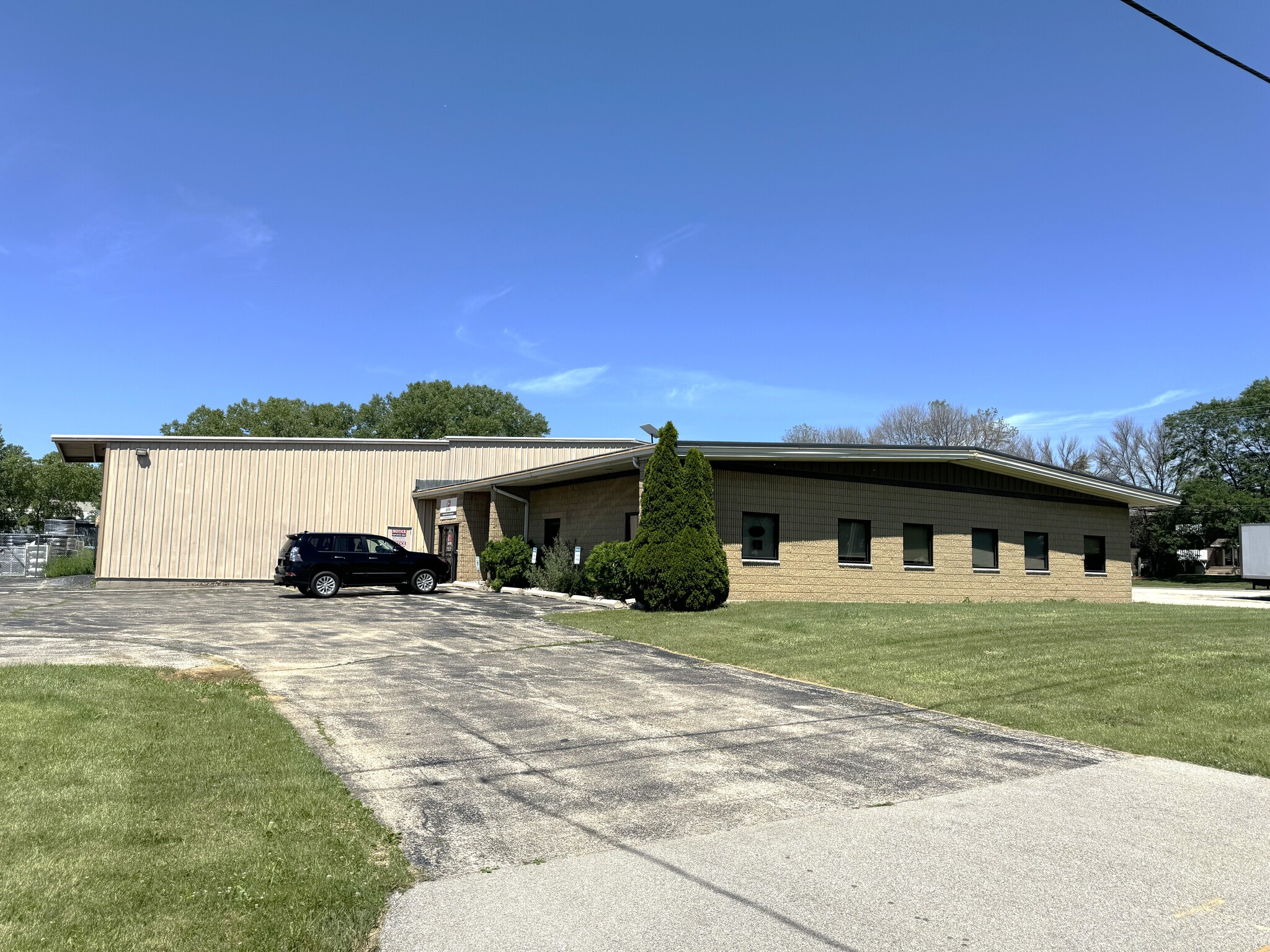 3675 N Main St, Oshkosh, WI for Rent