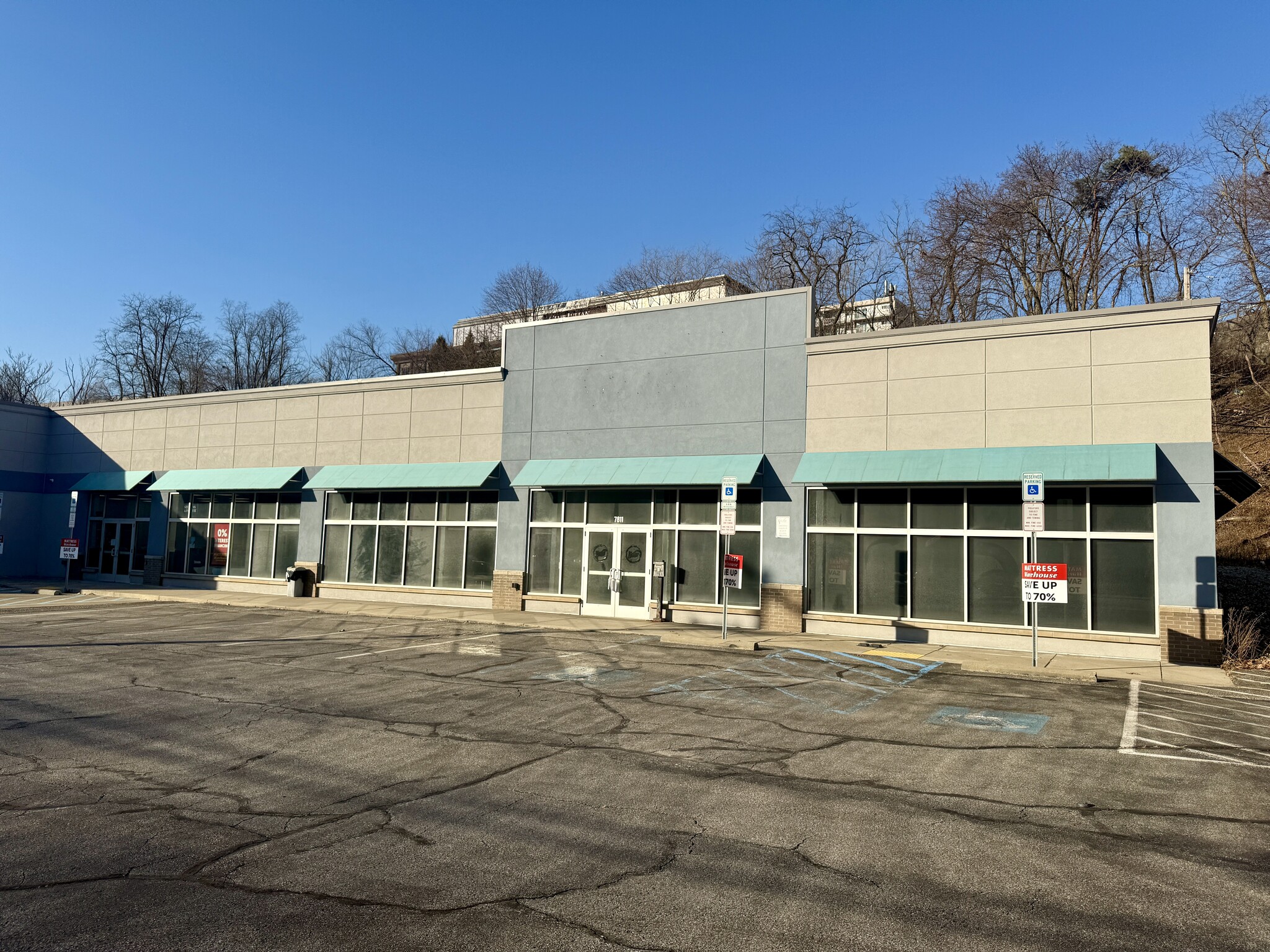 7811 McKnight Rd, Pittsburgh, PA for Rent