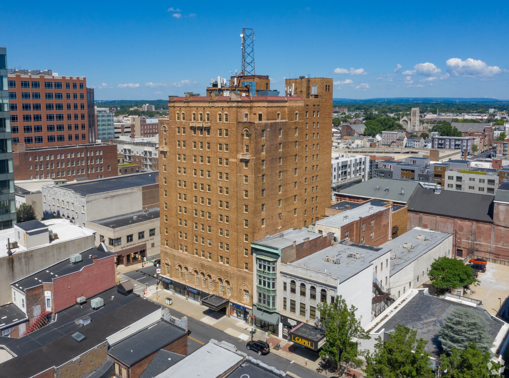 555 Hamilton St, Allentown, PA for Sale