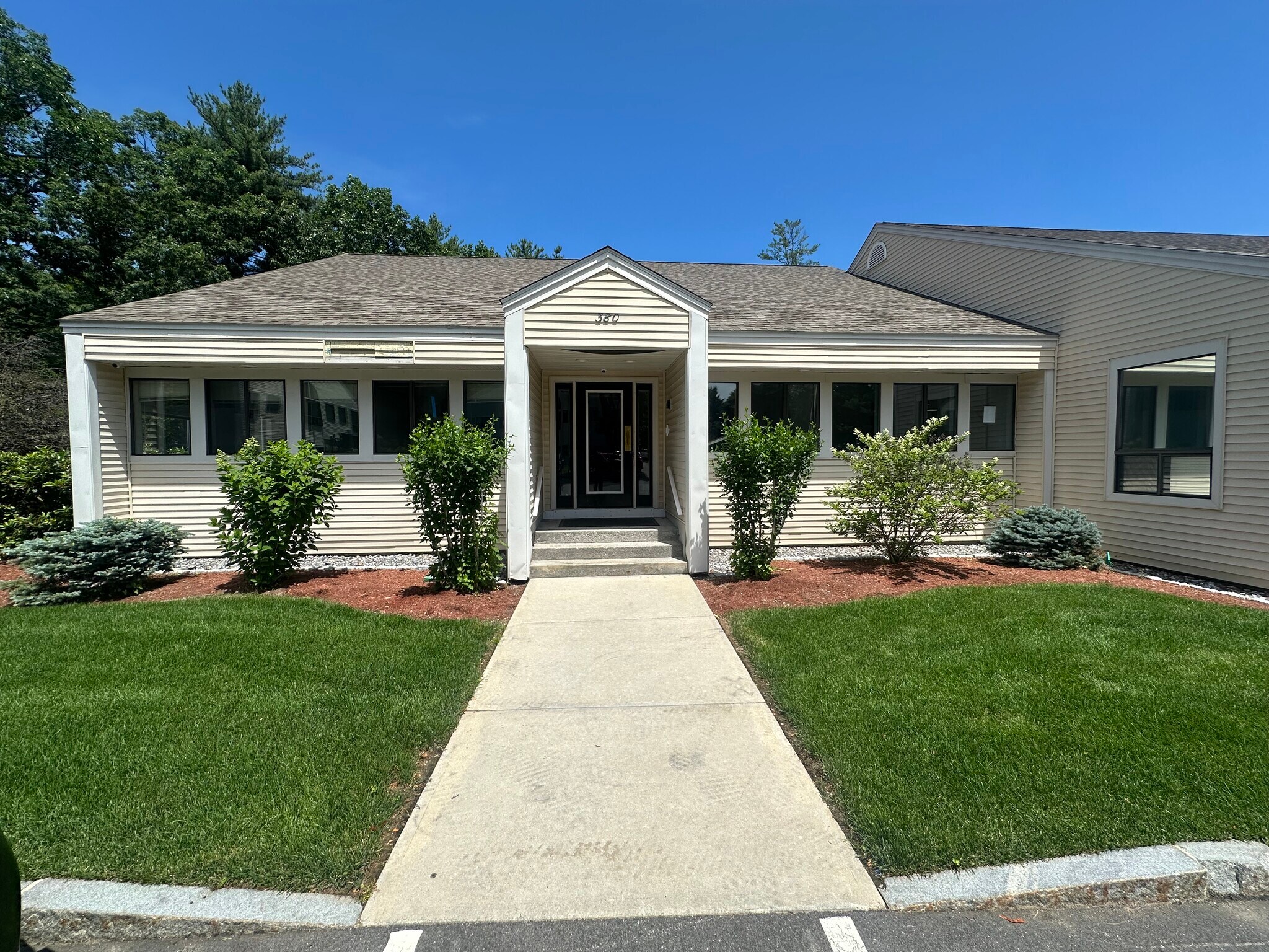380 Harvey Rd, Manchester, NH for Rent