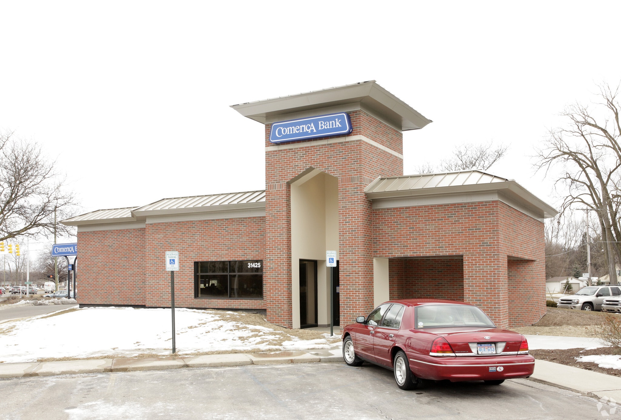 31425 5 Mile Rd, Livonia, MI for Sale