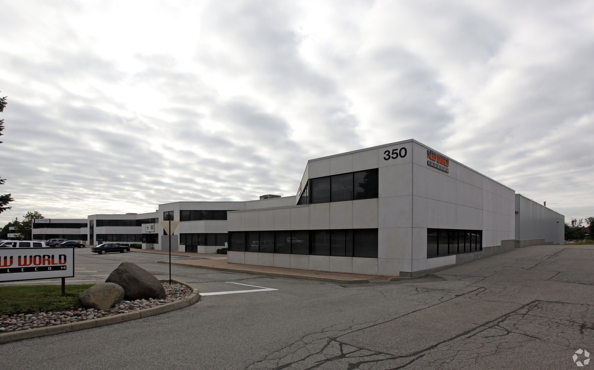 350 Britannia Rd E, Mississauga, ON for Rent