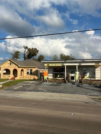 5902 & 5908 Airline Dr