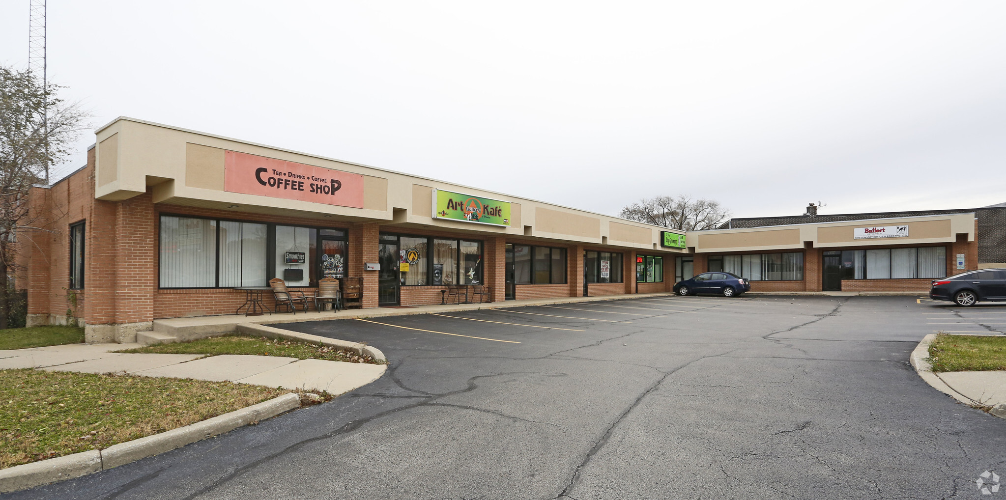 127-139 E Front St, Wood Dale, IL for Rent