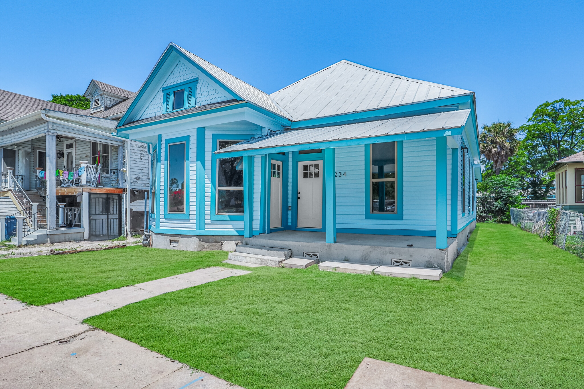 1234 S Saint Marys St, San Antonio, TX for Sale