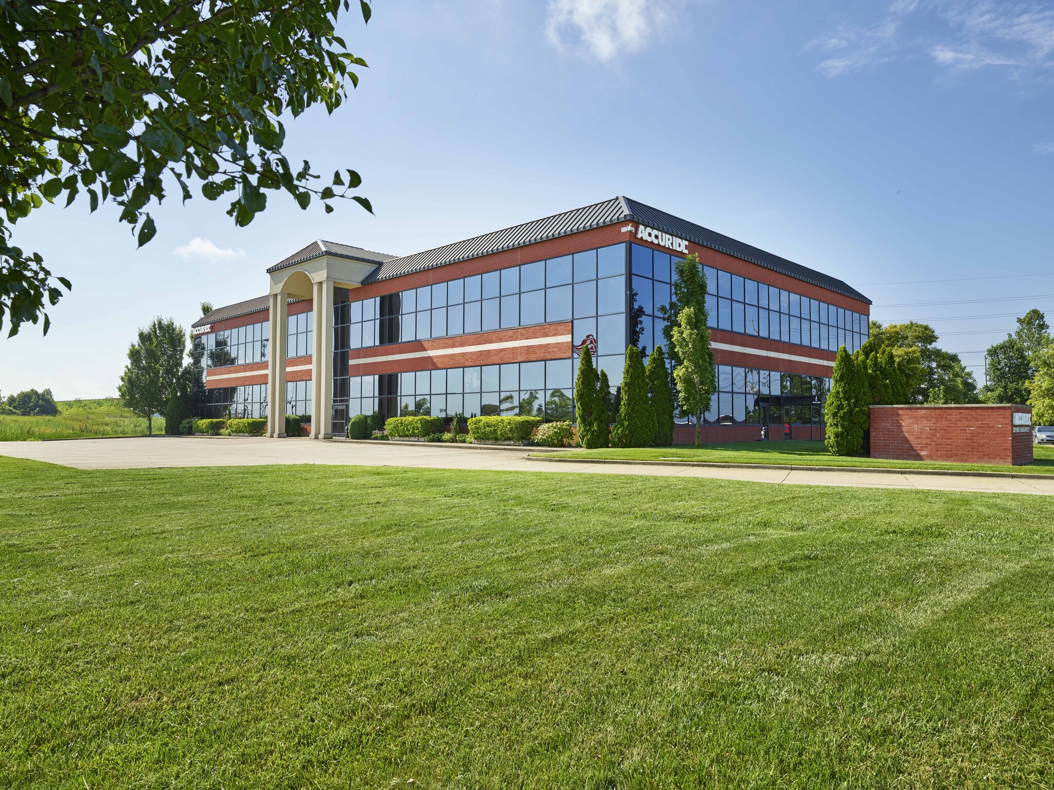 7140 Office Cir, Evansville, IN for Rent