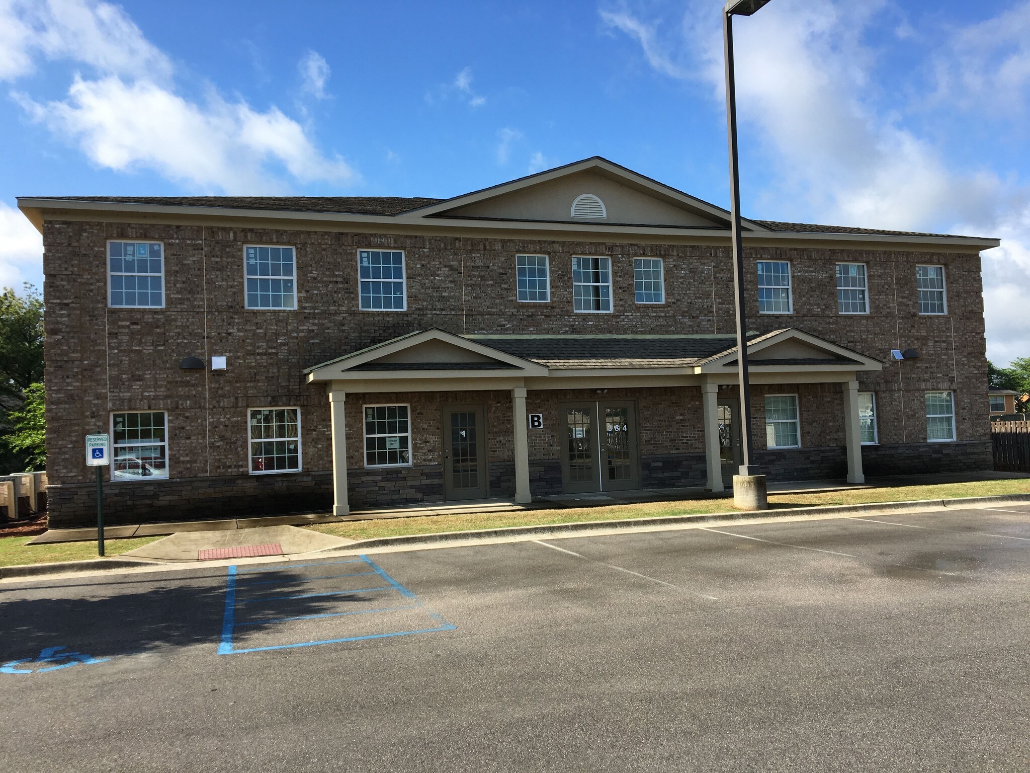 1101 McMurtrie Dr, Huntsville, AL for Rent