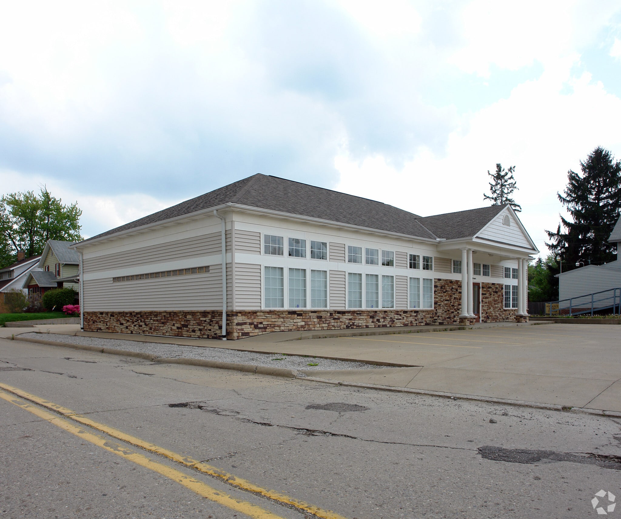 1410-1420 W State St, Alliance, OH for Sale