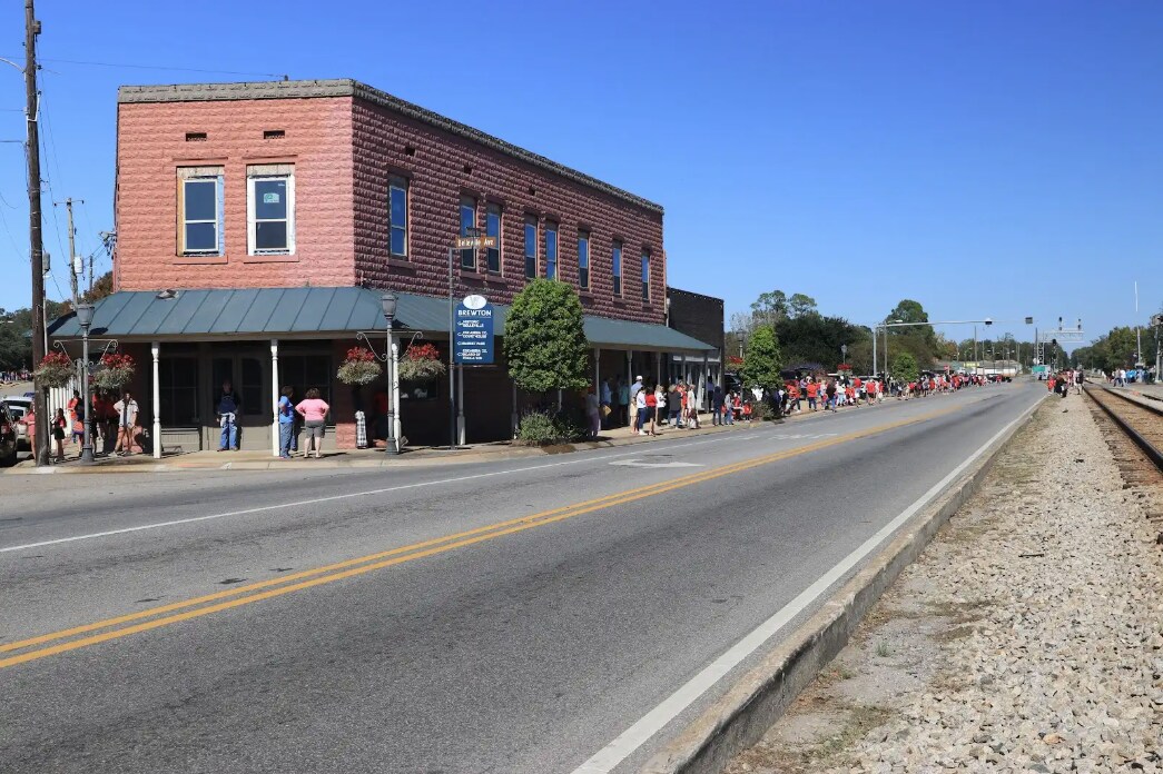 204-208 Belleville Ave, Brewton, AL for Sale