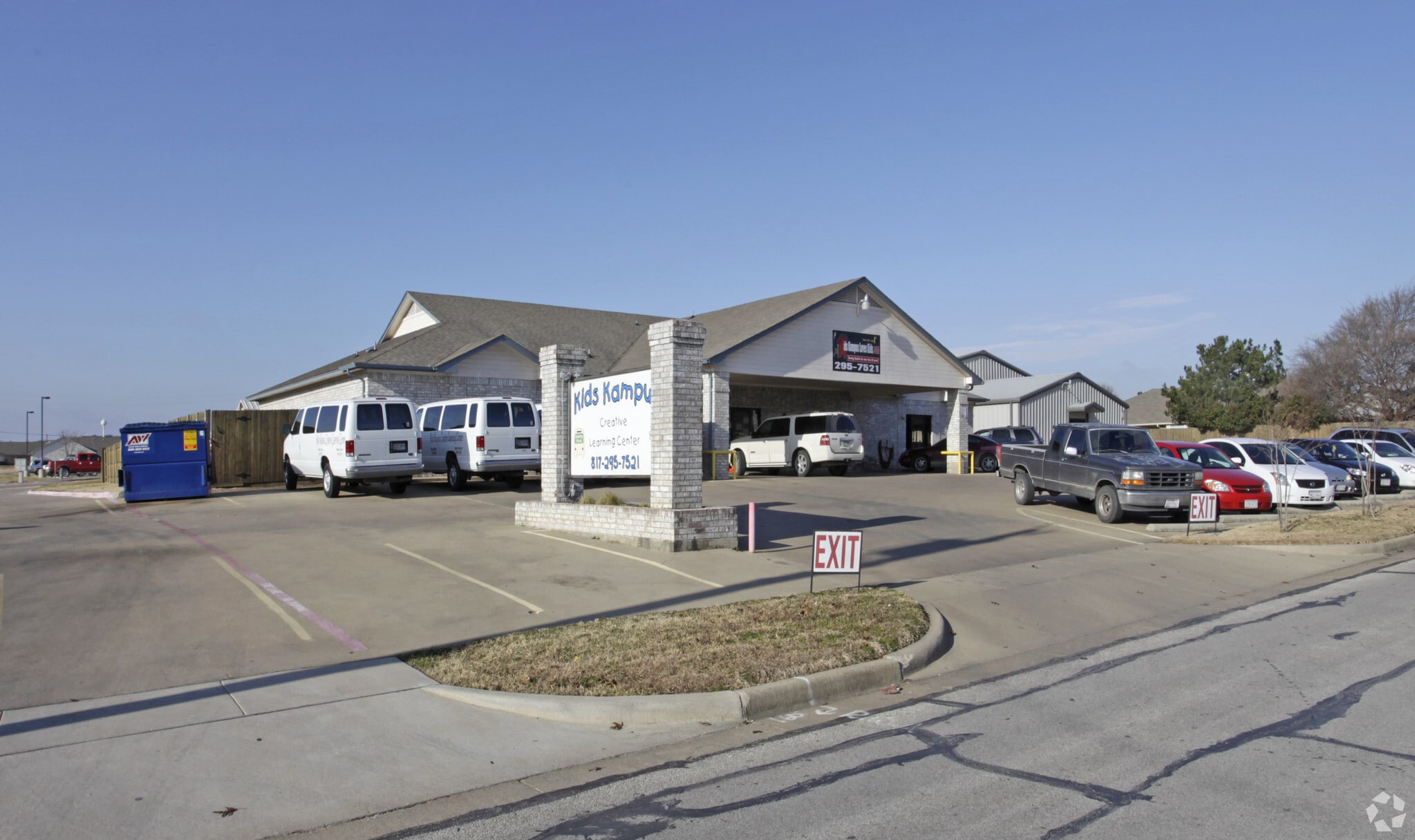 811 NE Vicksburg Ln Burleson, TX 76028 Retail Property for Sale on