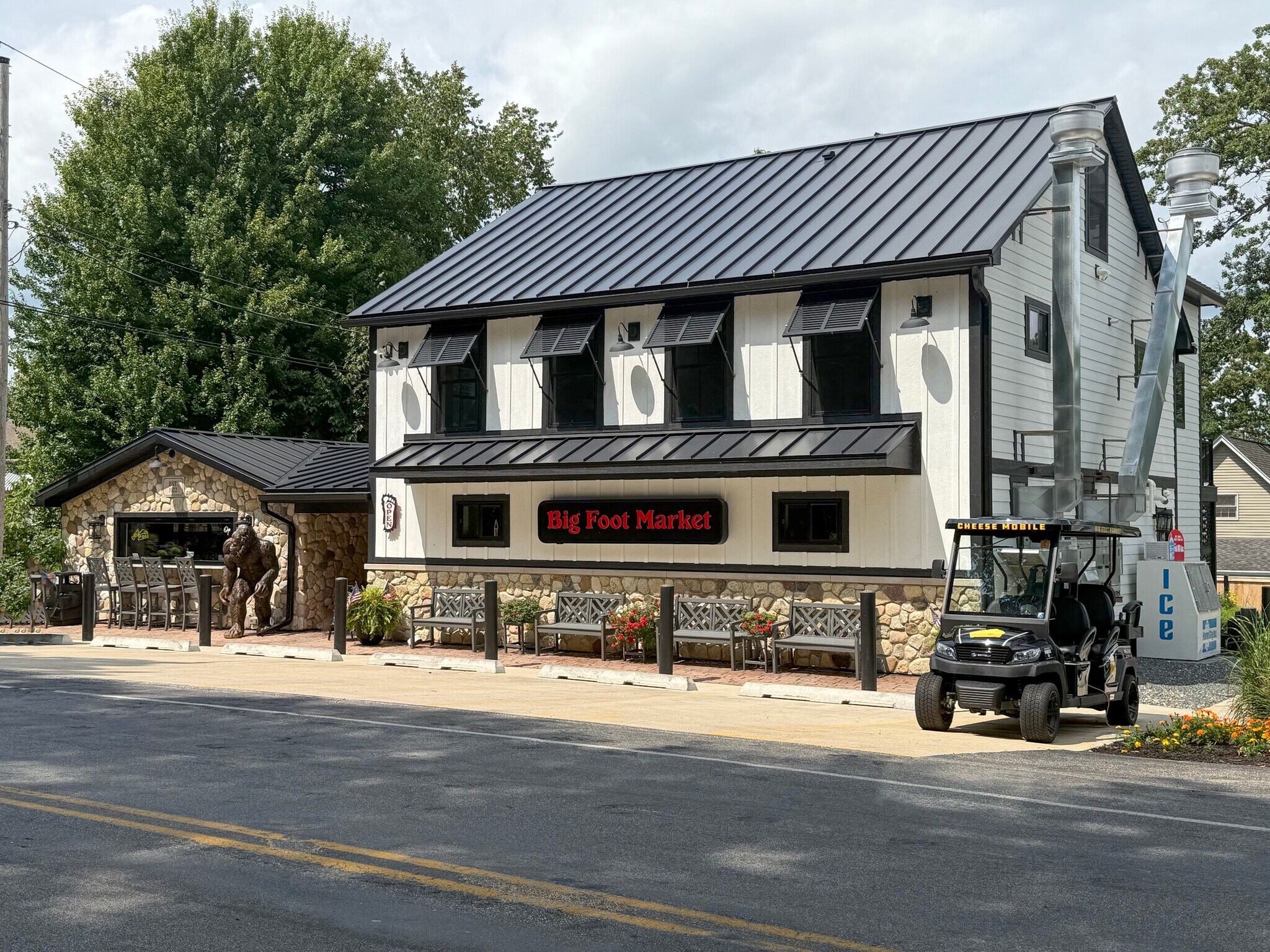 W4724 S Lakeshore Dr, Fontana-on-Geneva Lake, WI for Sale