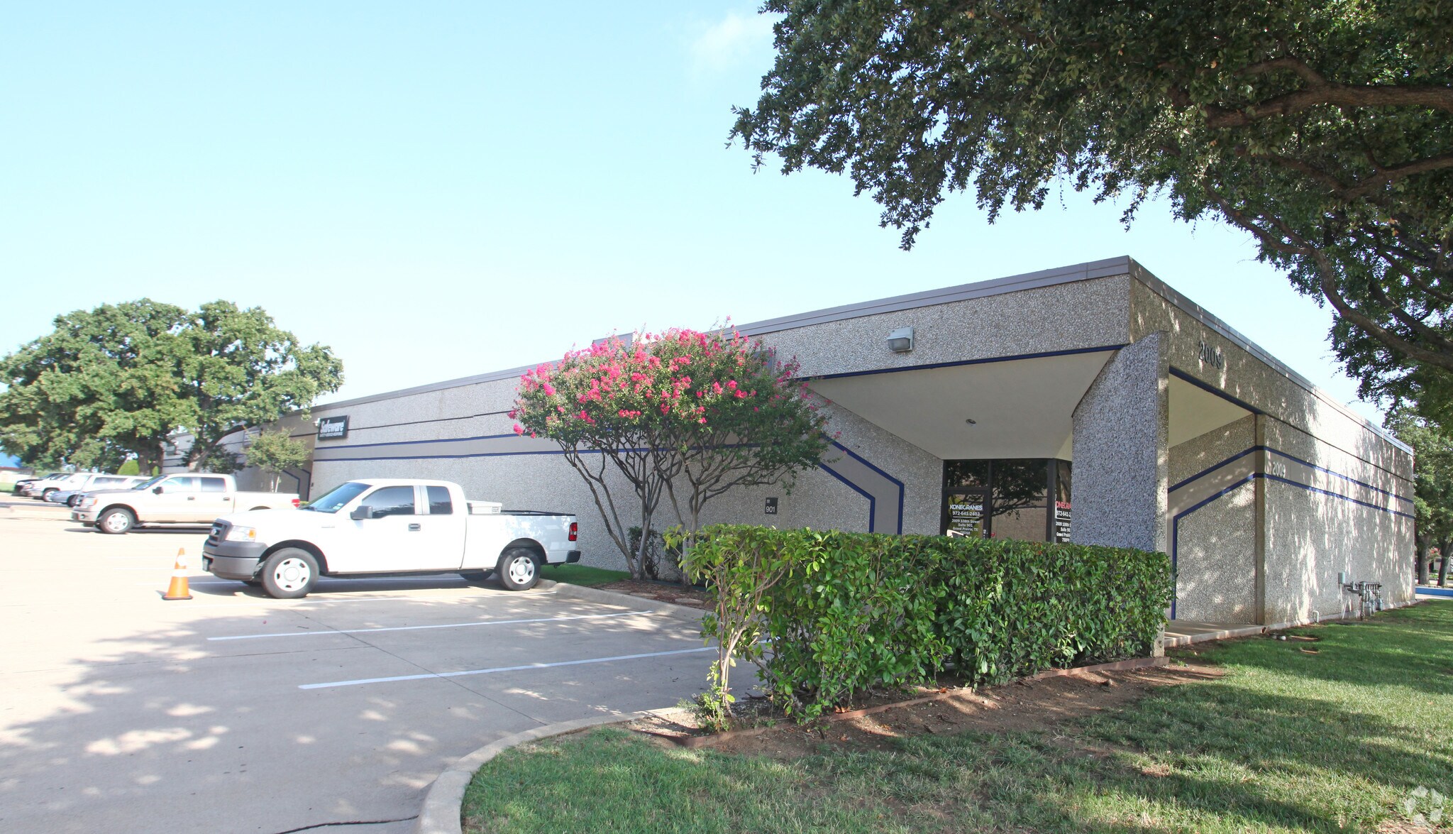 2009 108th St Grand Prairie, TX 75050 Industrial Property for Sale on