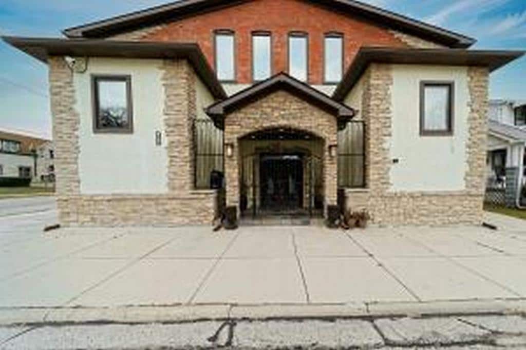 1234 Manitoba Ave, South Milwaukee, WI for Sale