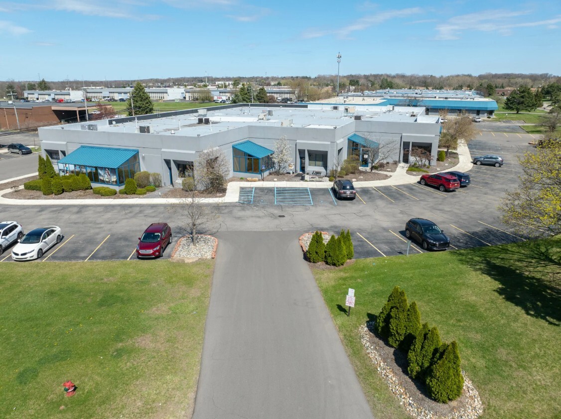 1928 Star Batt Dr, Rochester Hills, MI for Rent