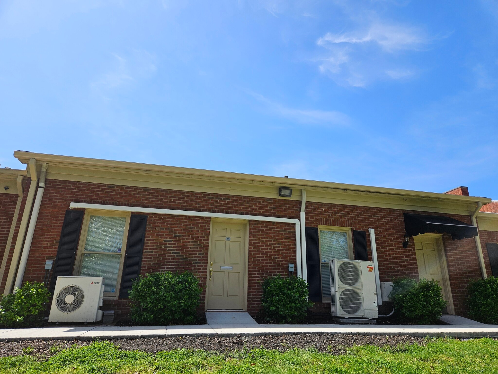 8122 Sawyer Brown Rd, Nashville, TN for Rent