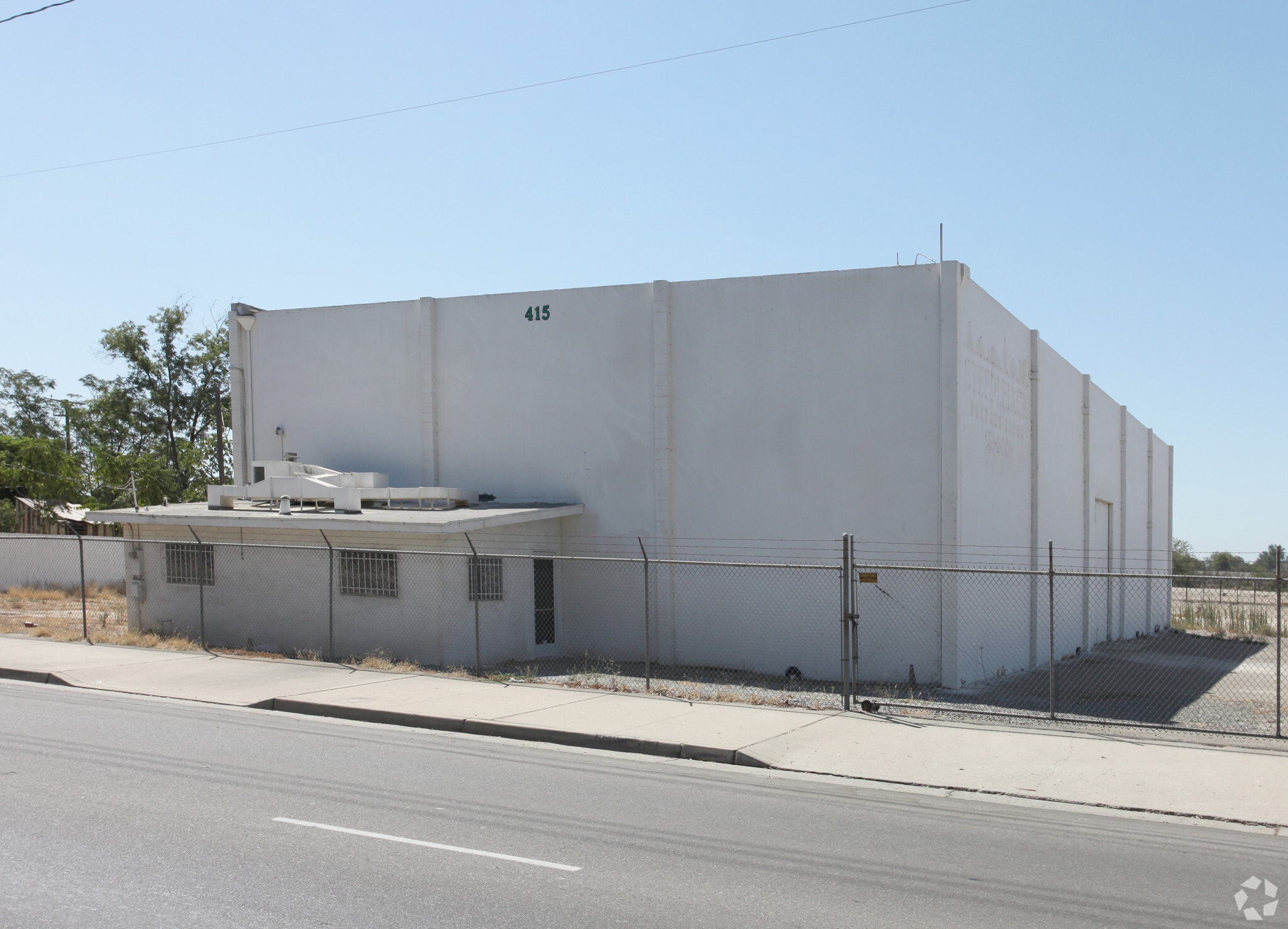 415 W 3rd St, Hanford, CA for Sale