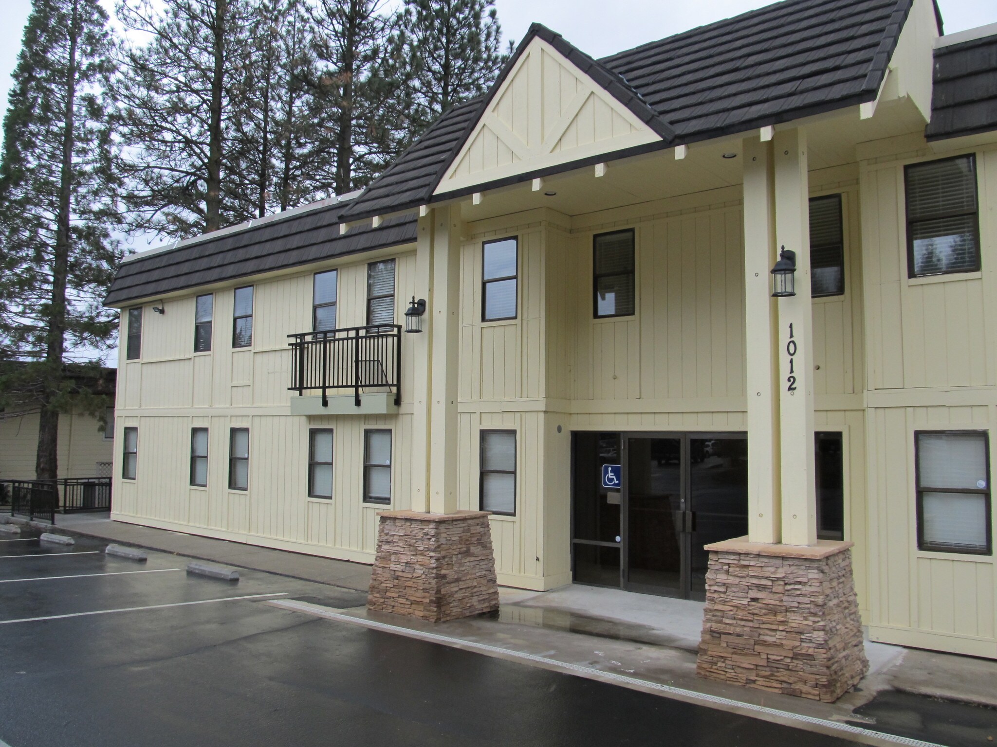 1012 Sutton Way, Grass Valley, CA for Rent