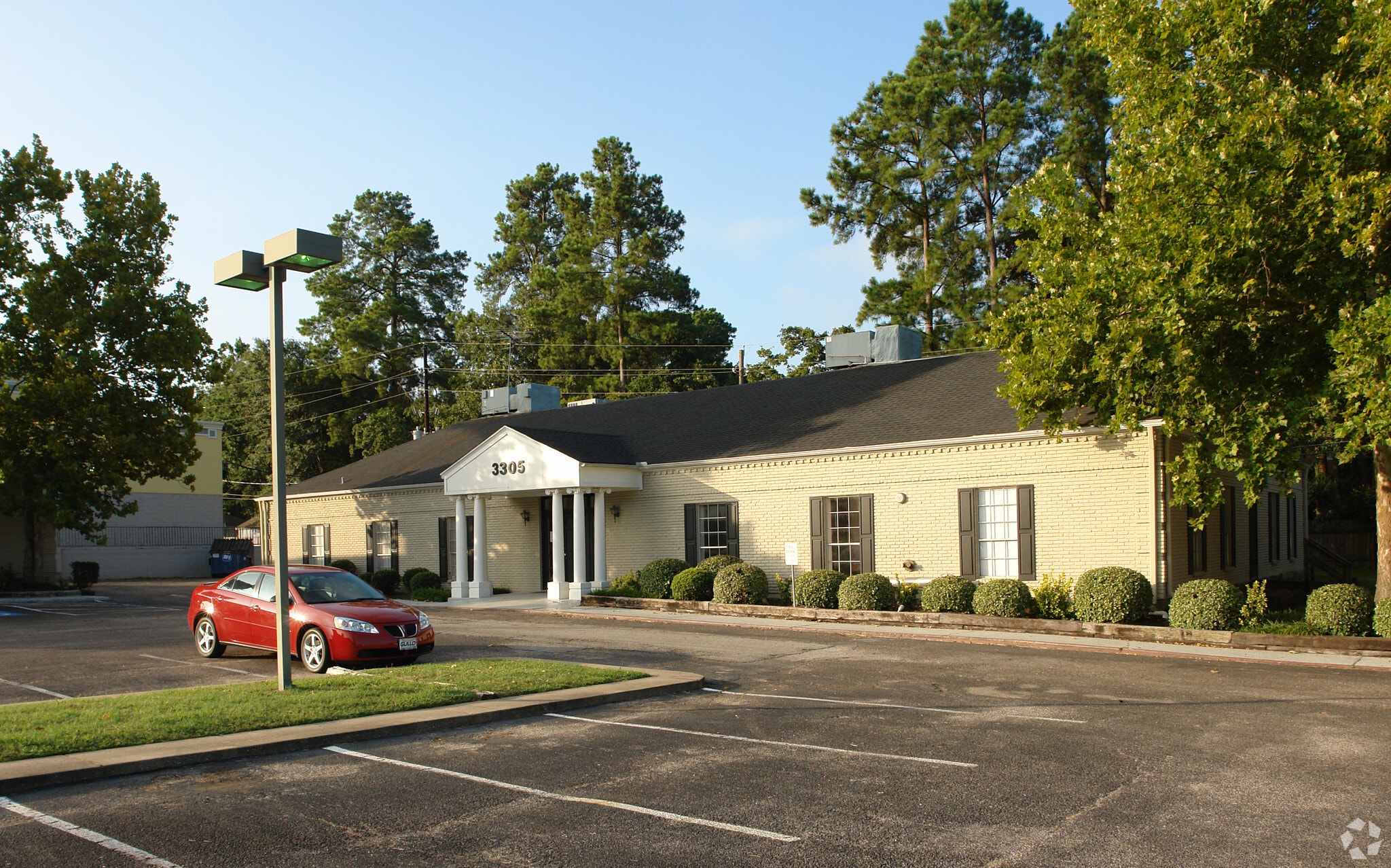 3305 W Davis St, Conroe, TX for Rent