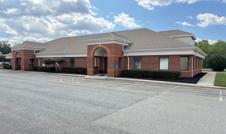 1056 Vista Park Dr, Forest, VA for Rent